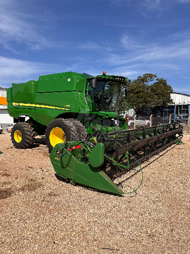 JOHN DEERE S550